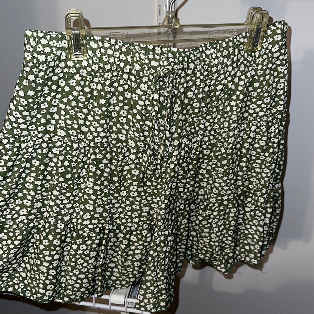 green and white mini skirt